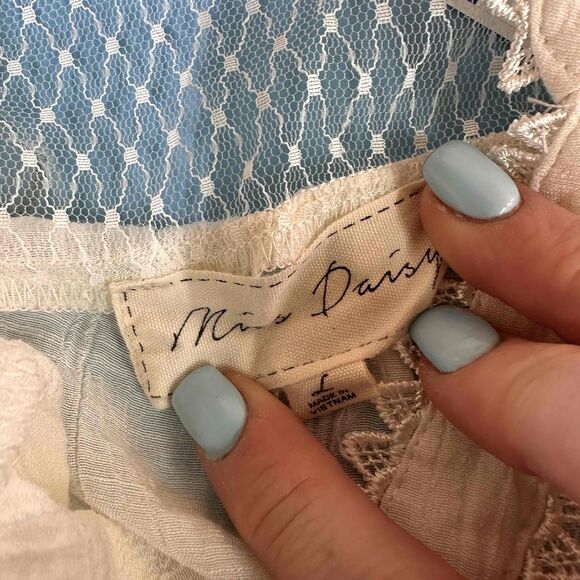 Miss Daisy White Dainty Lace Detailing Tunic Blouse Size Large - Picture 6 of 7